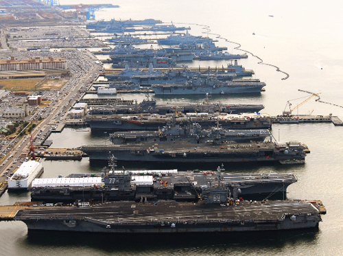 All four of the Atlantic Fleet’s big-deck amphibs are in the pictures — an event perhaps even rarer than a gathering of five carriers.  However the report didn't include these ships are mothballed.   